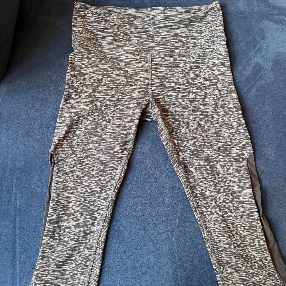 Alo Yoga Crop Leggings